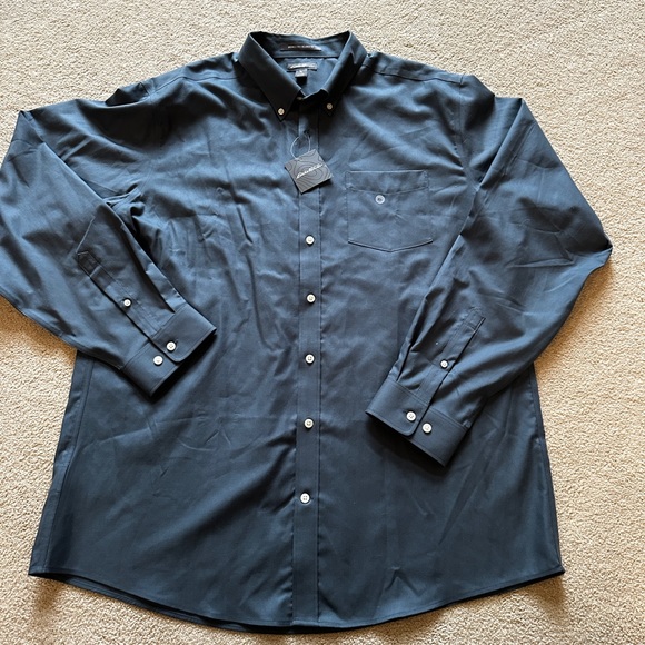 NWT.  Eddie Bauer men's button up. - Picture 3 of 5